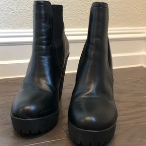 Steve Madden Amandaa Platform Bootie